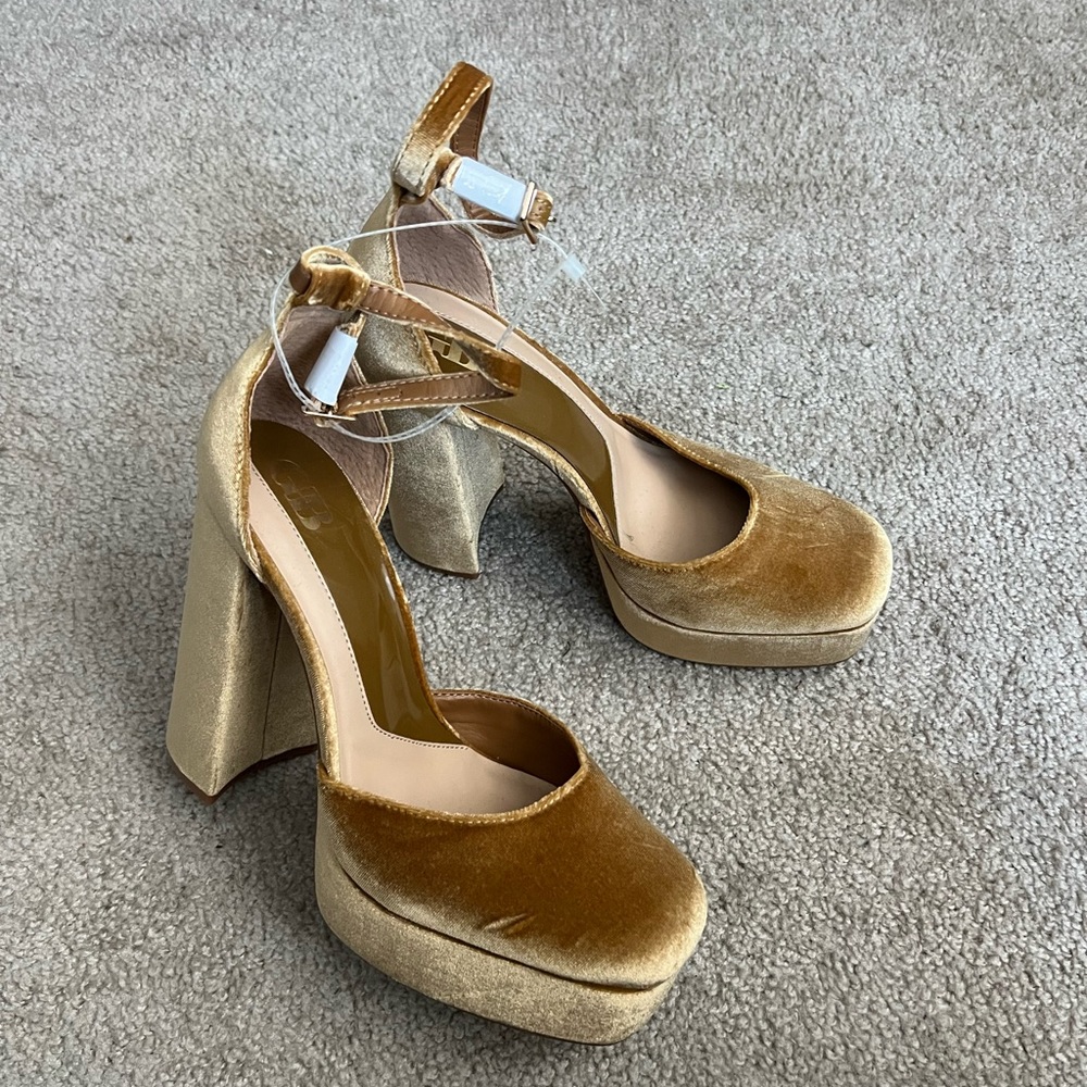 GB pump HEELS - Picture 3 of 3